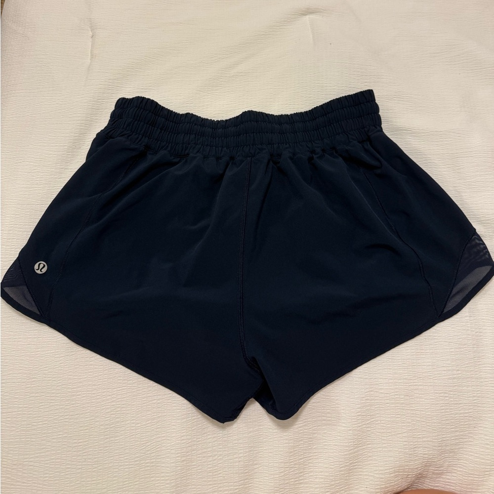 lululemon Hotty Hot High-Rise Shorts 2.5"
-Women's - NAVY